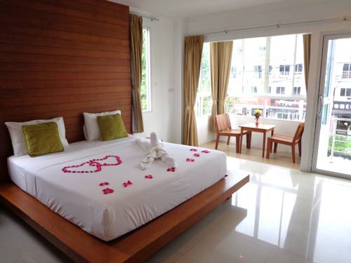 Spiaggia di Patong Tailandia  Codice sconto viaggio booking.com
