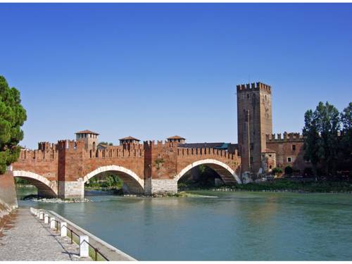 Verona Italia Codice sconto viaggio booking.com