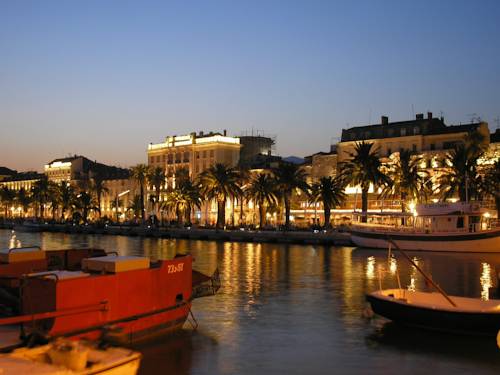 División Croacia Código de descuento de viaje booking.com